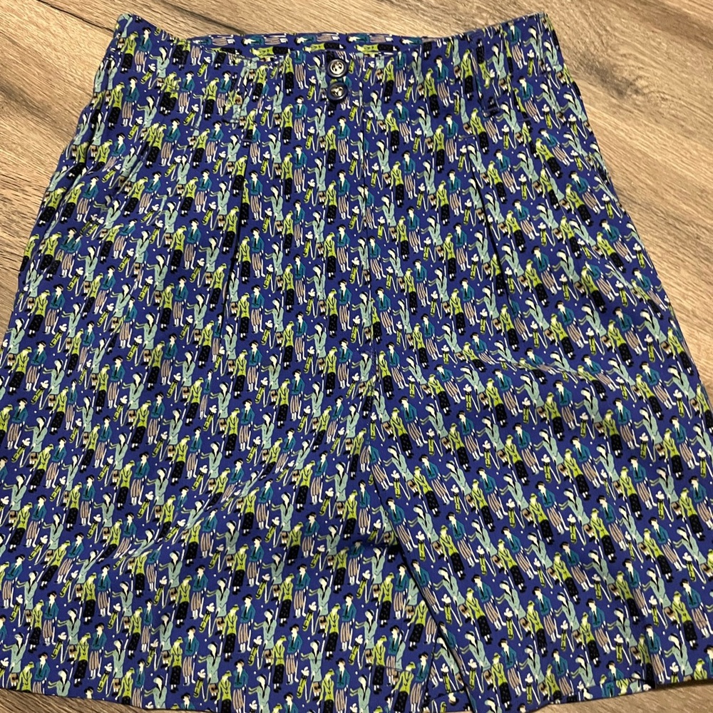 Vintage Blue and Green Golf  Patterned Women's shorts